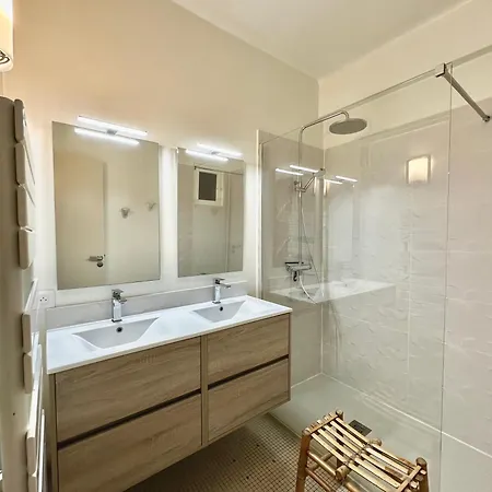 Apartment Free Parking, Ocean And Mountain View, 3br 2ba, 95 M2