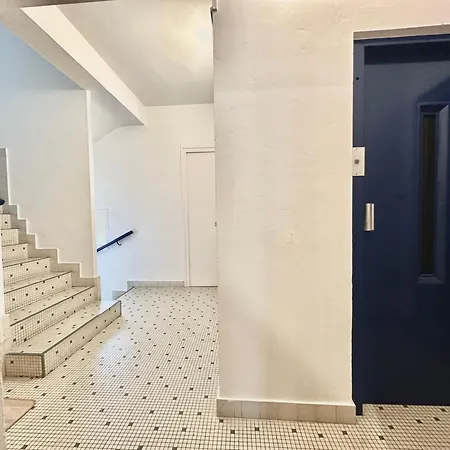 Free Parking, Ocean And Mountain View, 3br 2ba, 95 M2 Apartment