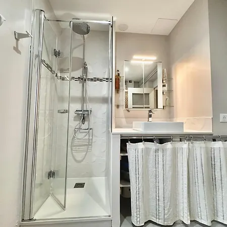 Apartment Free Parking, Ocean And Mountain View, 3br 2ba, 95 M2 *