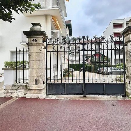 Apartment Free Parking, Ocean And Mountain View, 3br 2ba, 95 M2