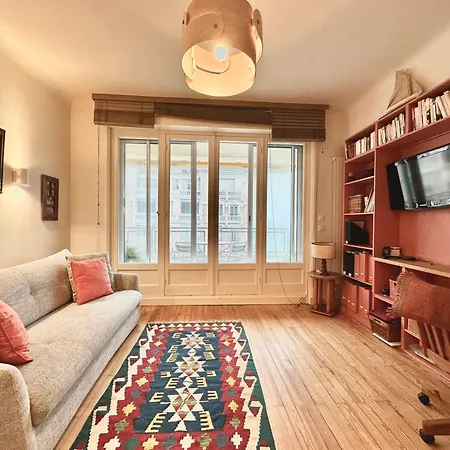 Apartment Free Parking, Ocean And Mountain View, 3br 2ba, 95 M2 *